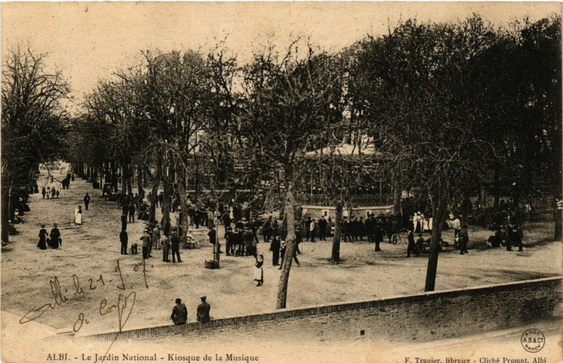 Carte postale ancienne Albi - Le Jardin National - Kiosque de la Musique