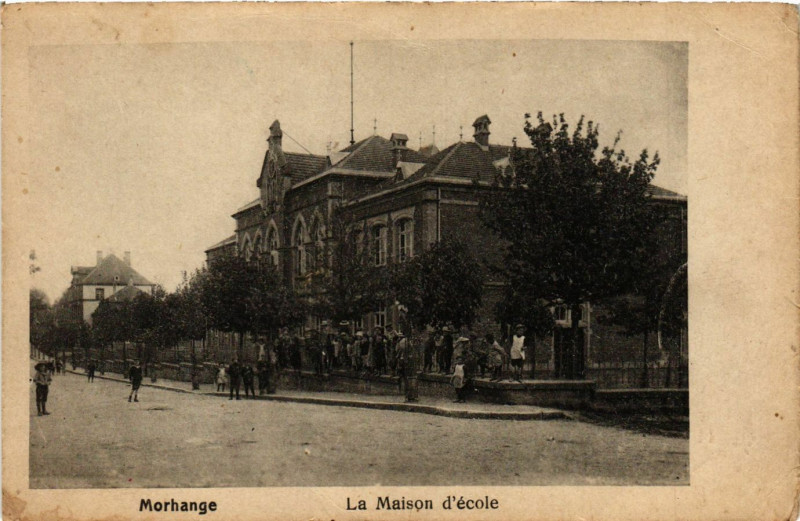 Carte postale ancienne Morhange - La Maison d'Ecole à Morhange