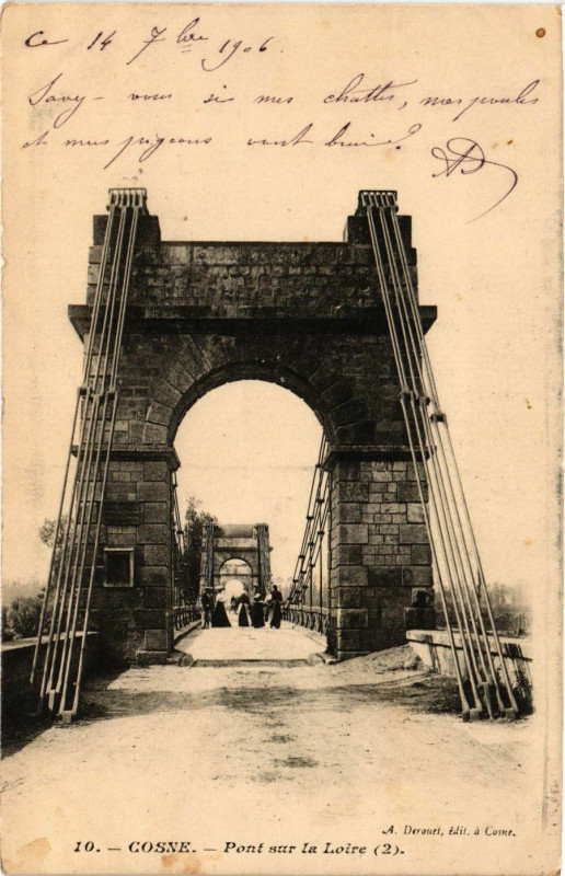 Carte postale ancienne Cosne - Pont sur la Loire