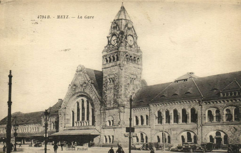 Carte postale ancienne Metz - La Gare à Metz
