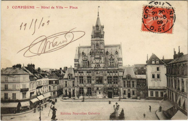 Carte postale ancienne Compiegne Hotel de Ville à Compiègne