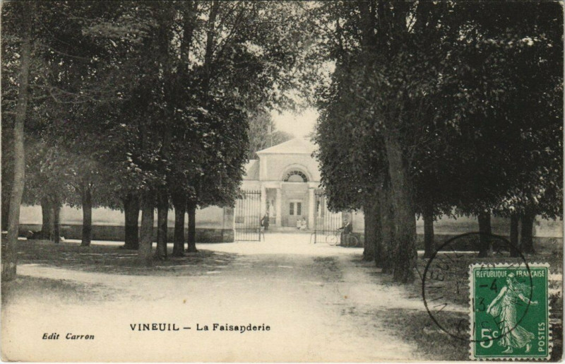 Carte postale ancienne Vineuil - La Faisanderie