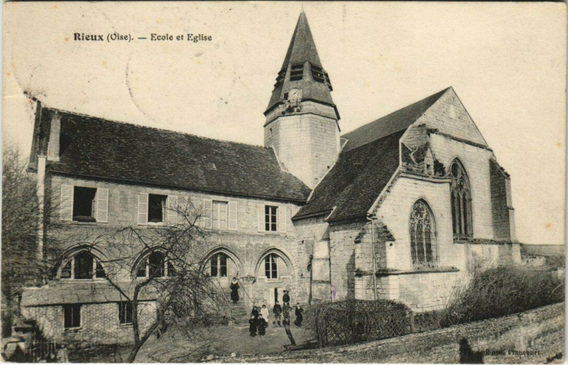 Carte postale ancienne Rieux - Ecole et Eglise à Rieux