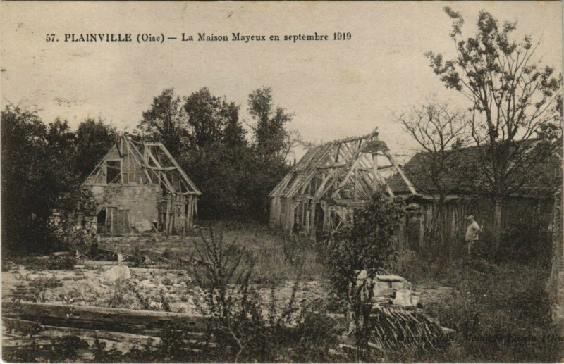 Carte postale ancienne Plainville - La Maison Mayerux à Plainville