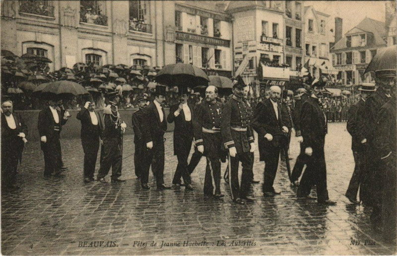 Carte postale ancienne Beauvais Fetes de jeanne Hachette à Beauvais