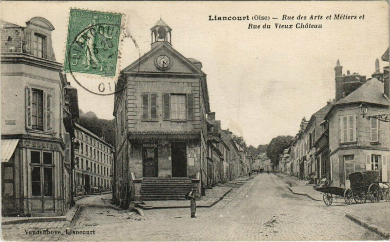 Carte postale ancienne Liancourt - Rue des Arts et Metiers et Rue du Vieux Chateau à Liancourt