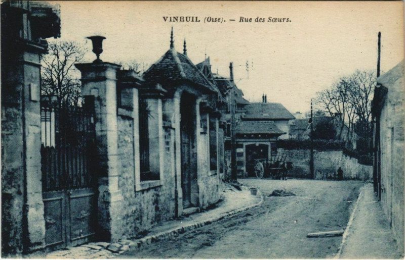 Carte postale ancienne Vineuil - Rue des Soeurs