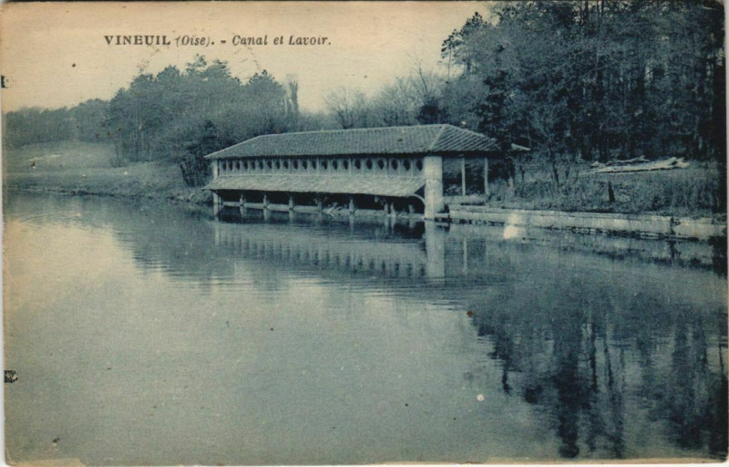 Carte postale ancienne Vineuil - Canal et Lavoir