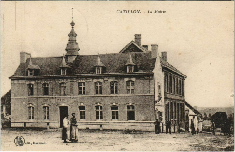 Carte postale ancienne Catillon - La Mairie