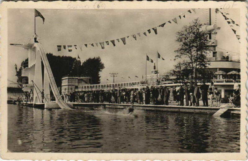 Carte postale ancienne Plage de Lys-Chantilly a Boran Vue d'ensemble à Antilly