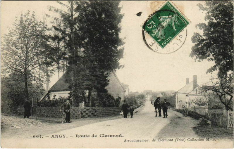 Carte postale ancienne Angy - Route de Clermont à Angy