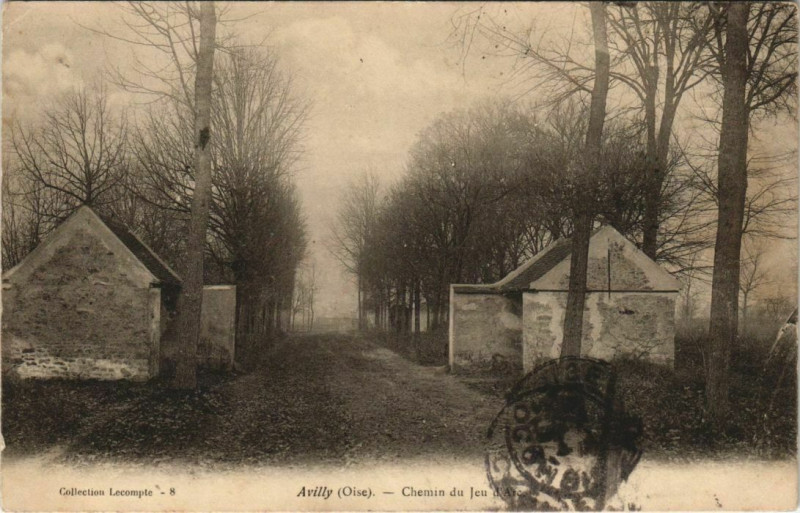 Carte postale ancienne Avilly - Chemin du Jeu D'Arc