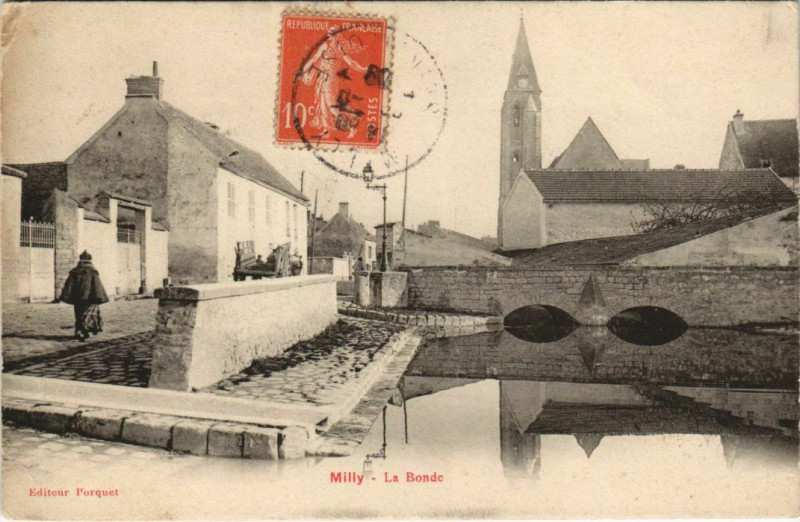 Carte postale ancienne Milly - La Bonde