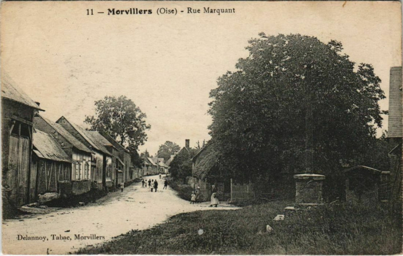 Carte postale ancienne Morvillers - Rue Marquant à Morvillers