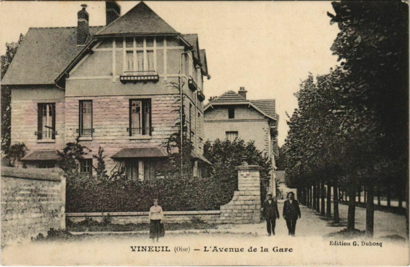 Carte postale ancienne Vineuil - L'Avenue de la Gare