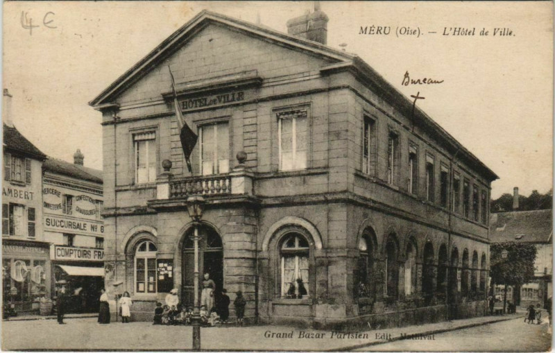 Carte postale ancienne Meru - L'Hotel de Ville à Méru