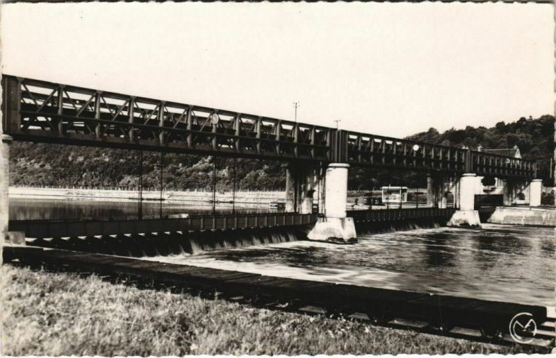 Carte postale ancienne Creil Le barrage à Creil