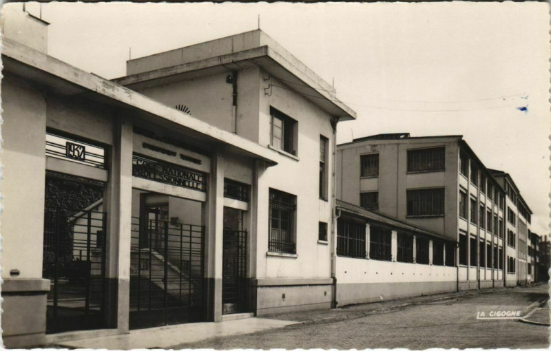 Carte postale ancienne Creil - Ecole Nationale Prof. à Creil