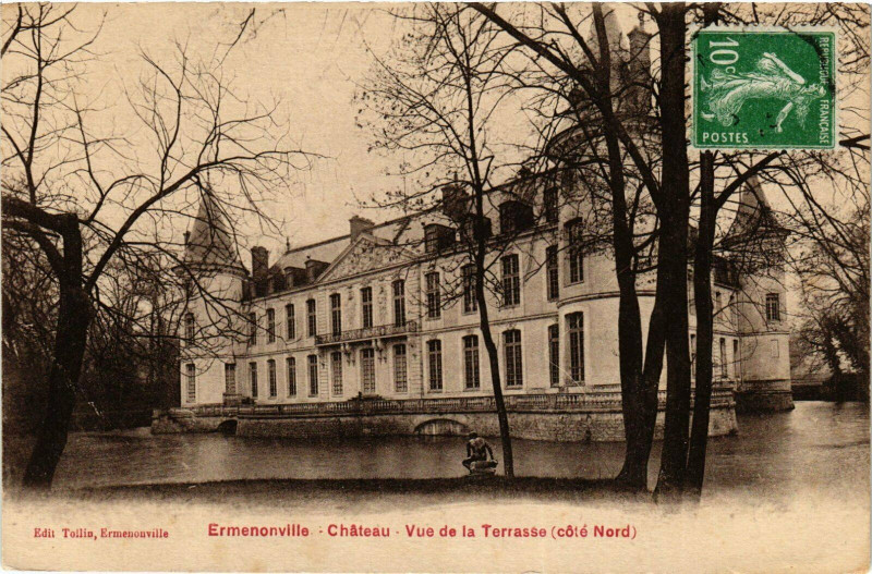 Carte postale ancienne Ermenonville Chateau-Vue de la Terrasse France à Ermenonville