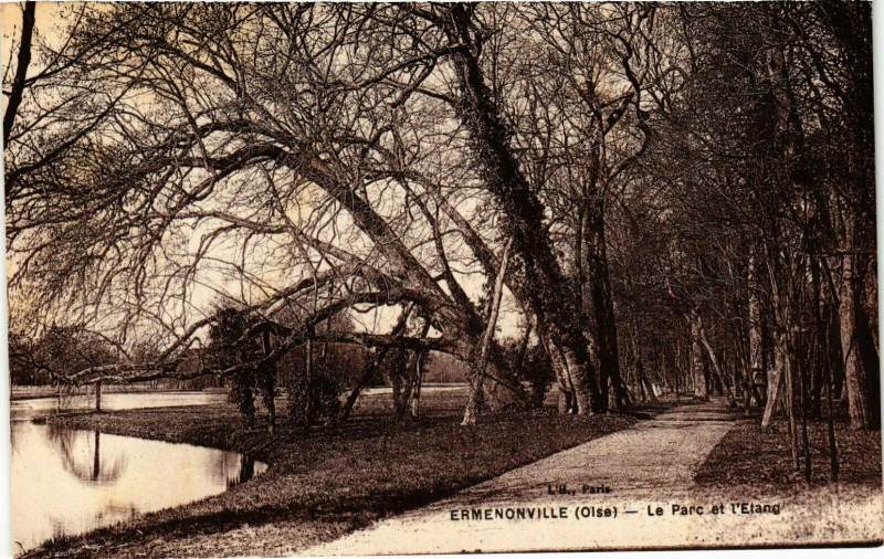 Carte postale ancienne Ermenonville Le Parc et l'Etang France à Ermenonville