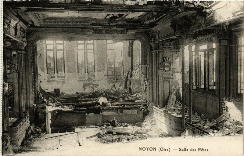 Carte postale ancienne Noyon Salle des Fetes France à Noyon