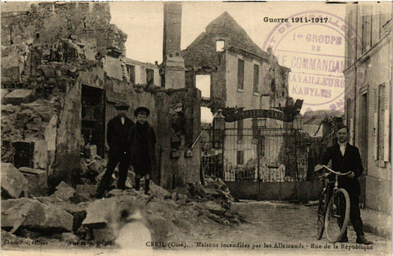 Carte postale ancienne Creil Maisons incendiees par les Allemands France à Creil