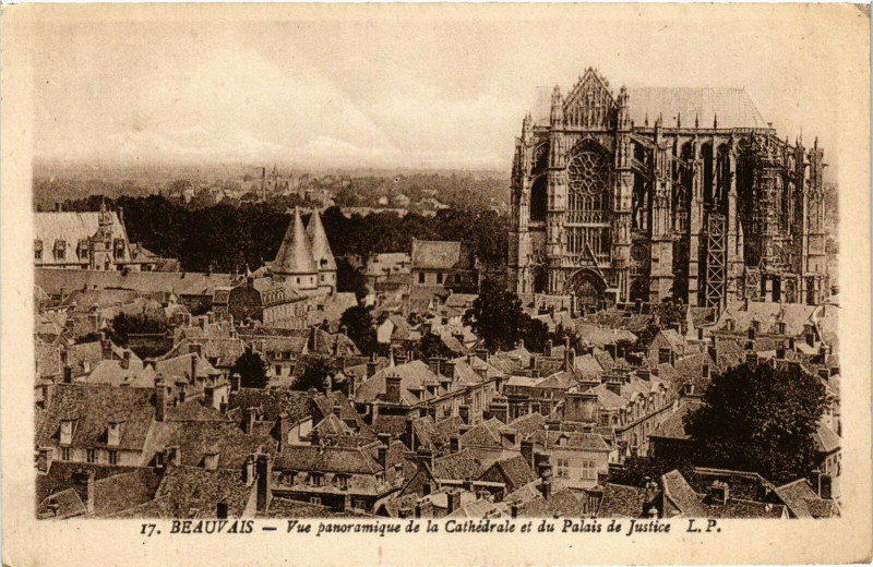 Carte postale ancienne Beauvais Vue panoramique de la Cathedrale France à Beauvais