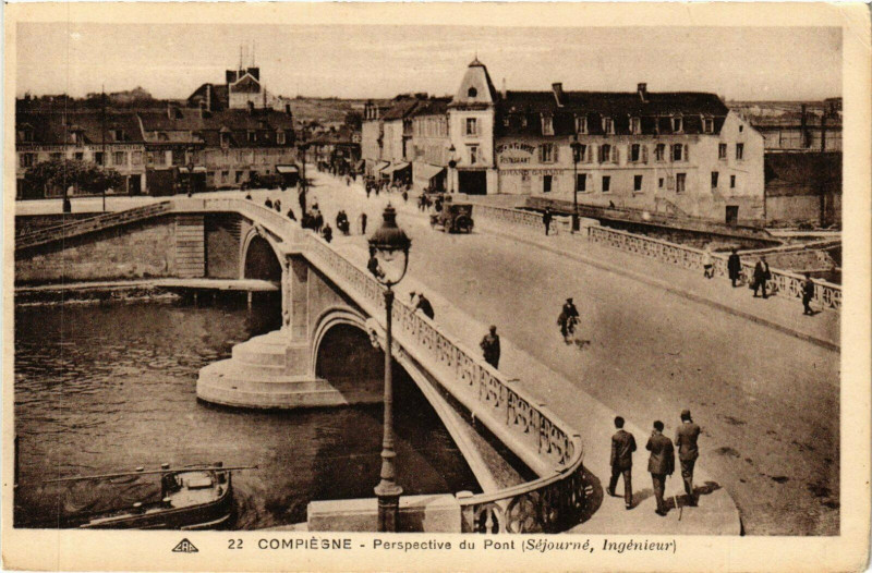 Carte postale ancienne Compiegne Perspective du Pont France à Compiègne