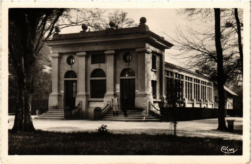 Carte postale ancienne Compiegne Carrefour de l'Armistice Abri France à Compiègne