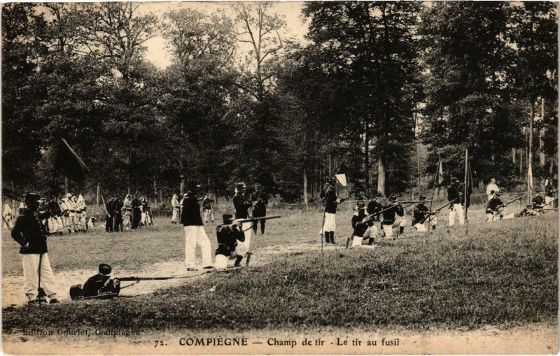 Carte postale ancienne Militaire - Compiegne - Champ de tir - Le tir au fusil à Compiègne