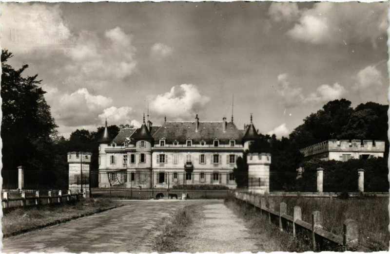 Carte postale ancienne Lamorlaye - Le Chateau à Lamorlaye