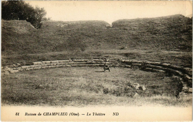 Carte postale ancienne Champlieu - Ruines de Champlieu - Le Theatre