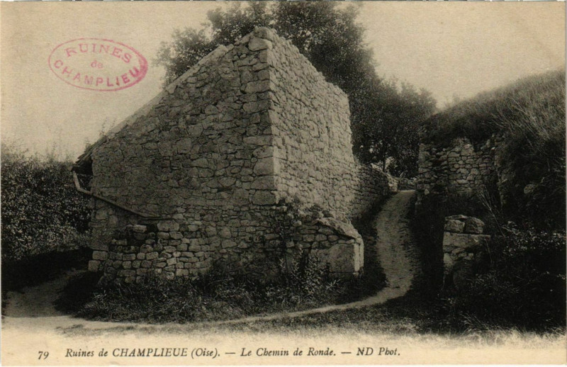 Carte postale ancienne Champlieu - Ruines de Champlieu - Le Chemin de Ronde