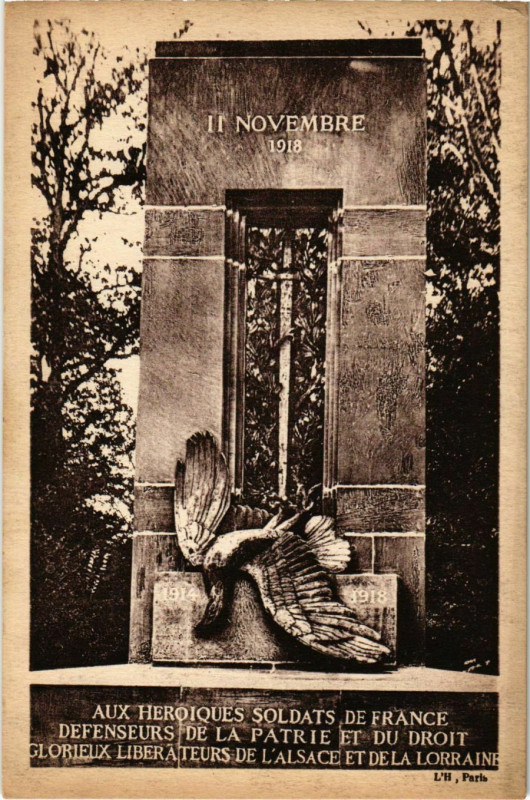 Carte postale ancienne Foret de Compiegne - Clairiere de l'Armistice - Monument du Matin à Compiègne