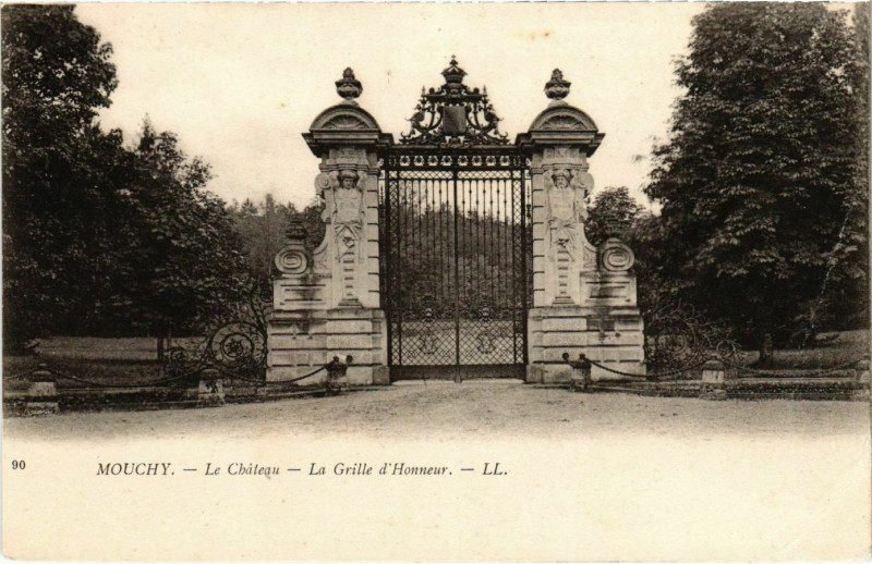 Carte postale ancienne Mouchy-le-Chatel - La Grille d'Honneur à Mouchy-le-Châtel