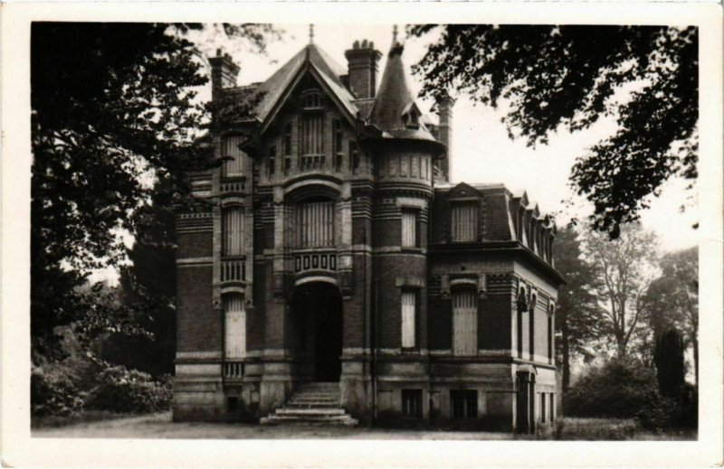 Carte postale ancienne Moliens - Les Ormes à Moliens