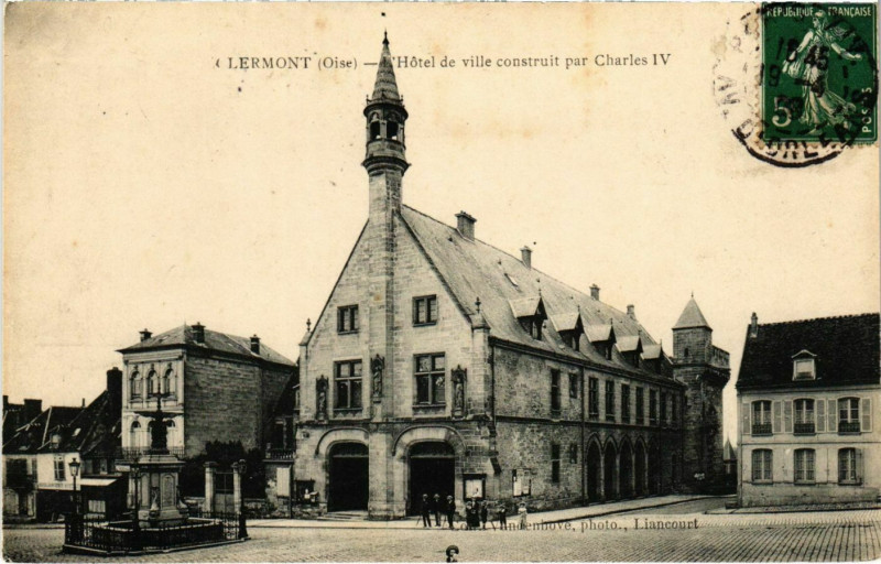 Carte postale ancienne Clermont - L'Hotel de Ville à Clermont