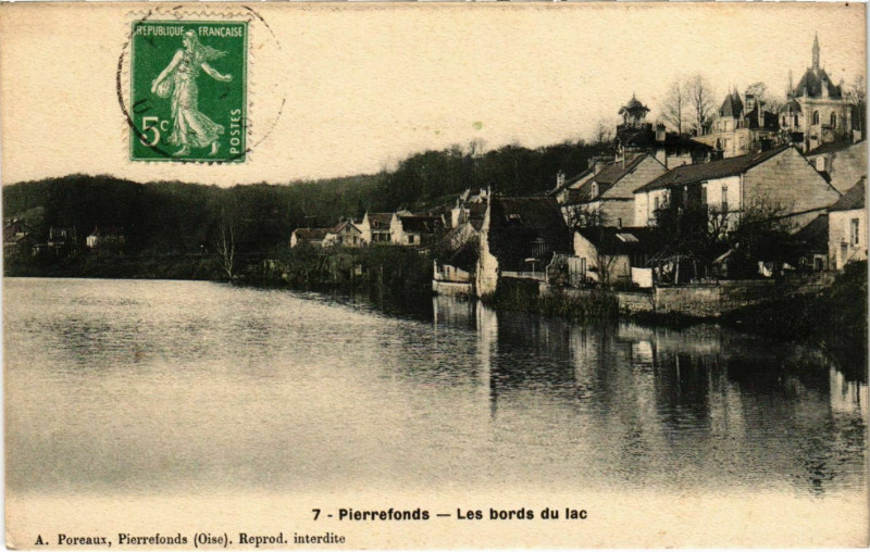 Carte postale ancienne Pierrefonds - Les Bords du Lac à Pierrefonds