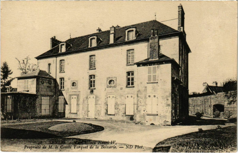 Carte postale ancienne Senlis - Le Chateau Henri Iv à Senlis