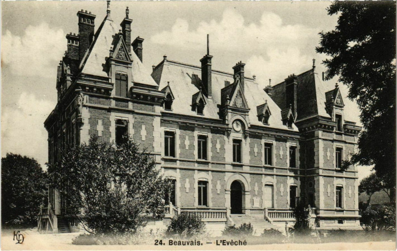 Carte postale ancienne Beauvais - L'Eveche à Beauvais