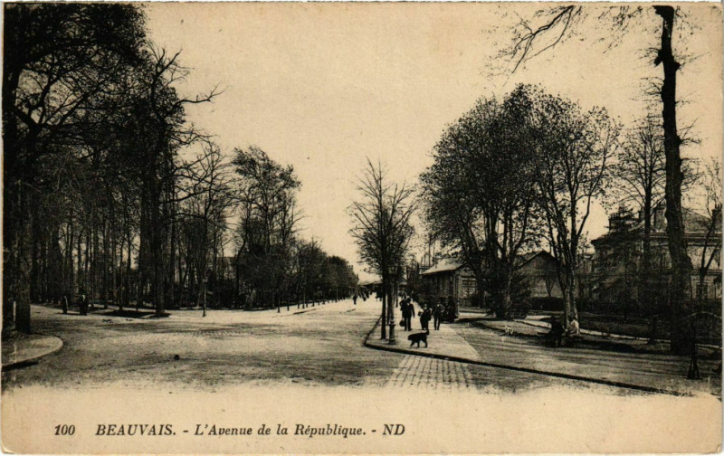 Carte postale ancienne Beauvais - L'Avenue de la Republique à Beauvais