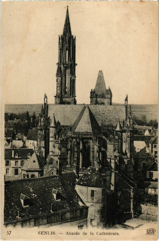 Carte postale ancienne Senlis - Abside de la Cathedrale à Senlis