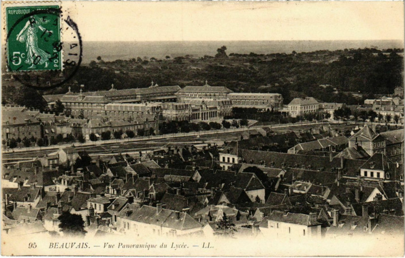 Carte postale ancienne Beauvais - Vue Panoramique du Lycee à Beauvais
