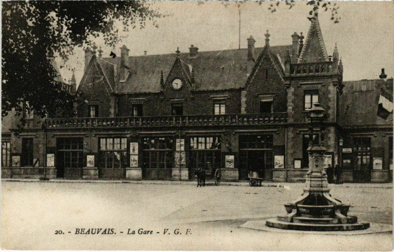 Carte postale ancienne Beauvais - La Gare à Beauvais