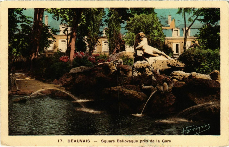 Carte postale ancienne Beauvais - Square Bellovaque pres de la Gare à Beauvais