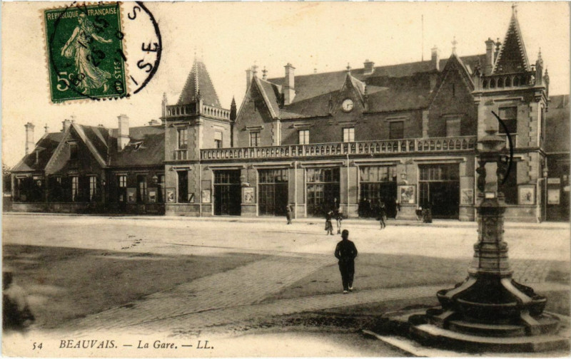 Carte postale ancienne Beauvais - La Gare à Beauvais
