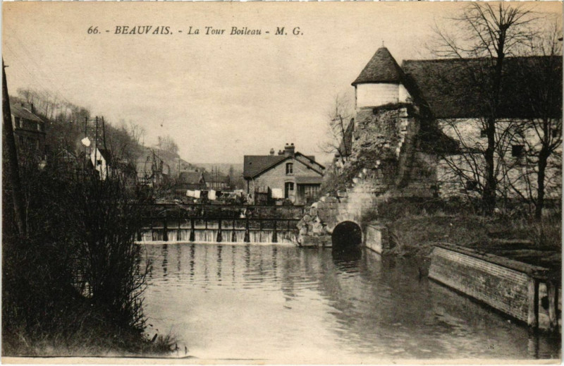 Carte postale ancienne Beauvais - La Tour Boileau à Beauvais