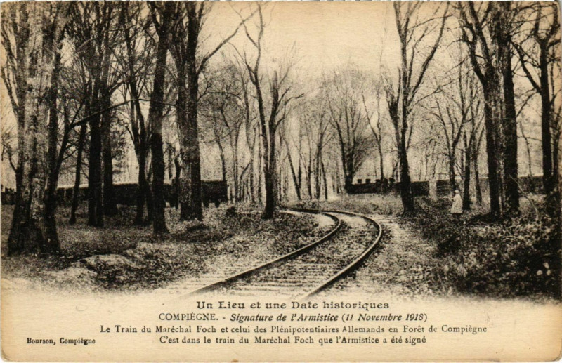 Carte postale ancienne Compiegne - Le Train du Marechal Foch à Compiègne