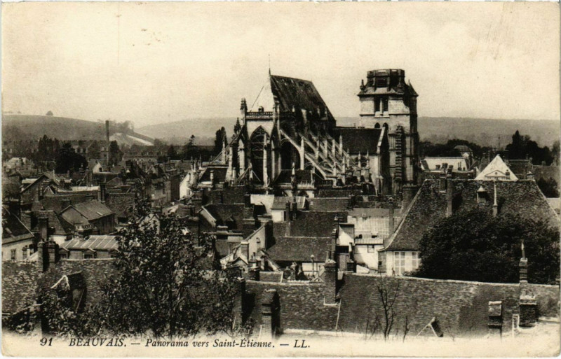 Carte postale ancienne Beauvais - Panorama vers Saint-Etienne à Beauvais