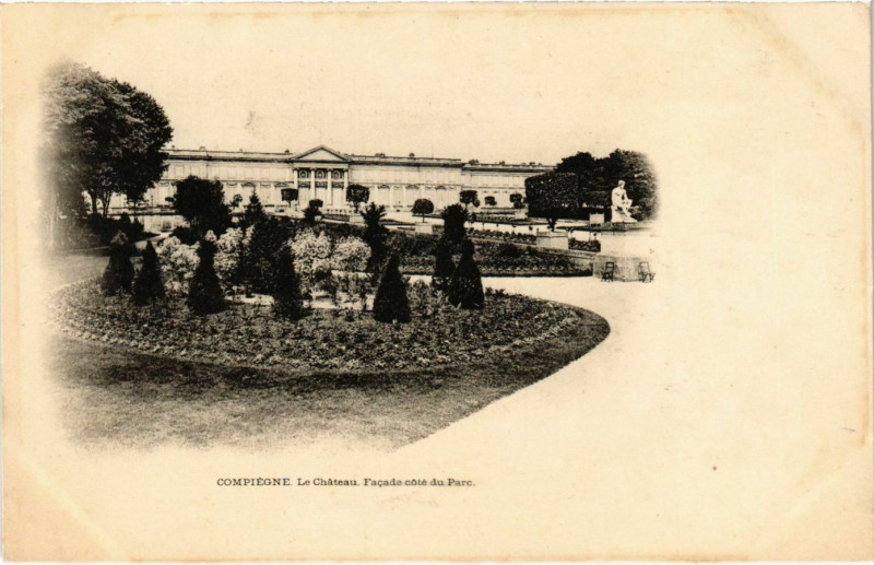 Carte postale ancienne Compiegne - Le Chateau - Facade Cote du Parc à Compiègne